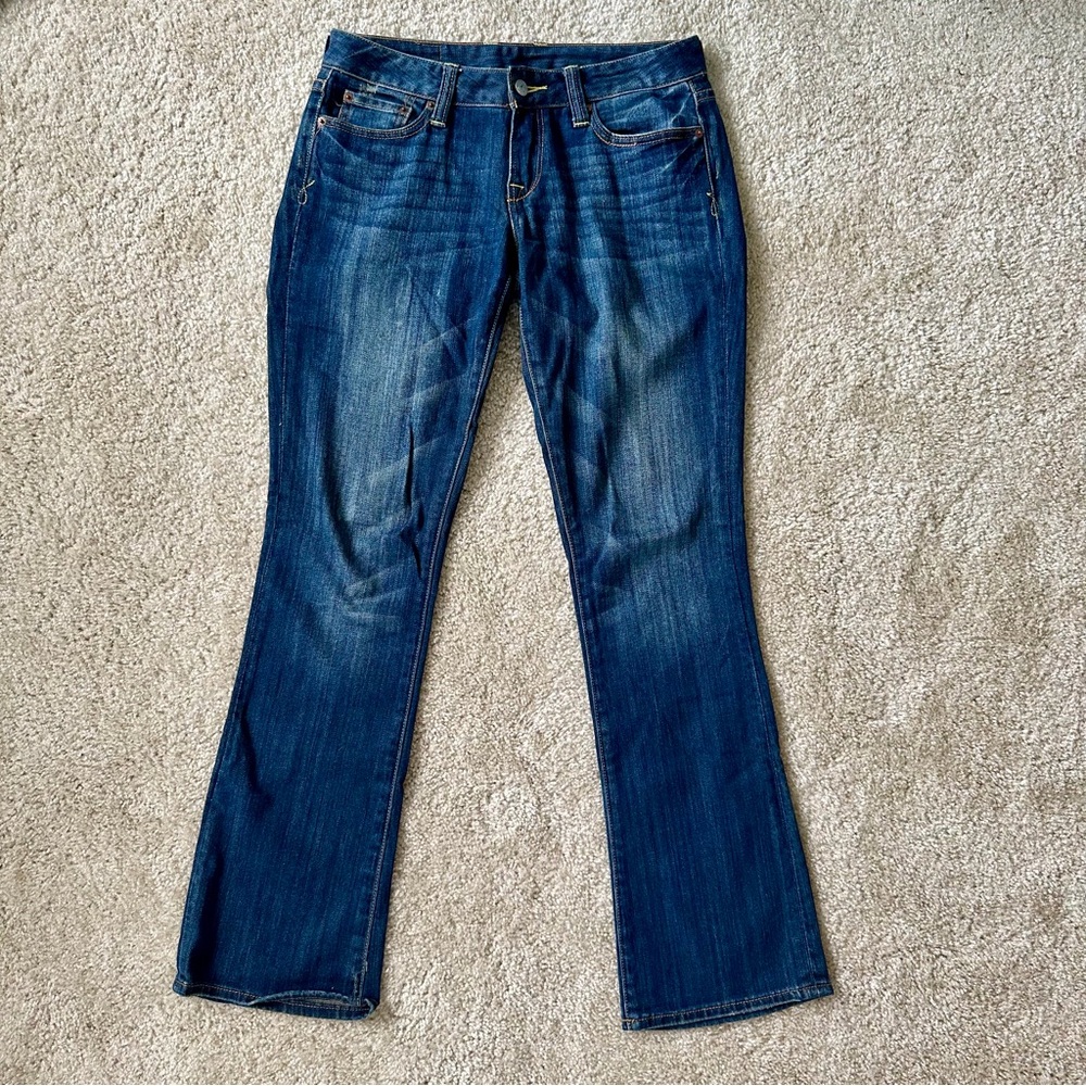 • lucky brand jeans •